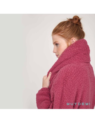 Bata de mujer marca Muydemi...