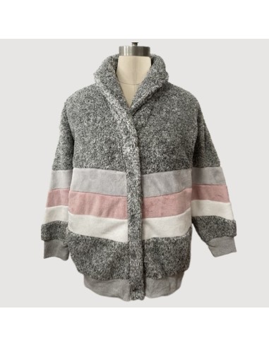 Bata corta de mujer con botones marca...