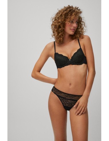 Tanga de encaje elástico marca Ysabel...